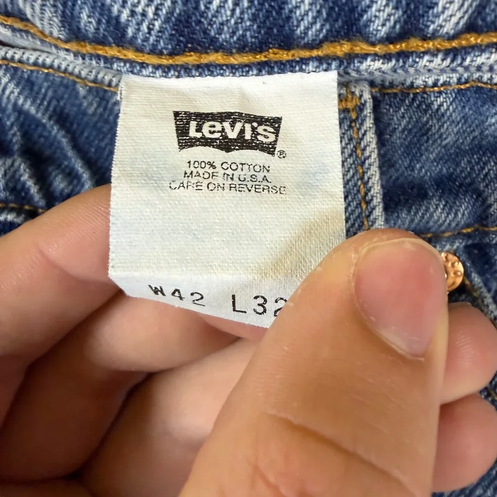 Levis 550 Relaxed Fit Tapered Leg Jeans Mens 42x32 Medium Wash Blue Made in USA